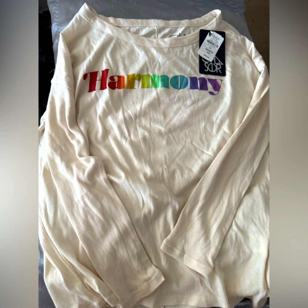 CHASER White/Cream Long sleeves Tee with Colorful Harmony Graphic - NWT- Size XS